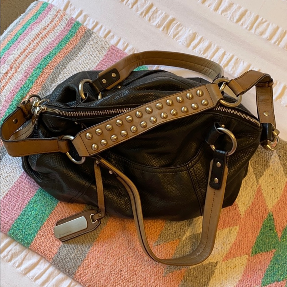 B. Makowsky hand bag